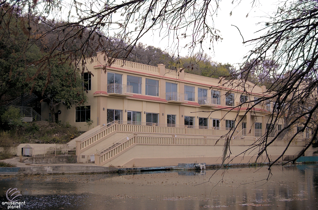 Aquarena Springs Inn (Texas Rivers Center)