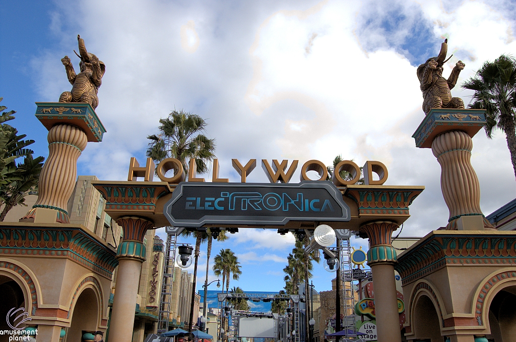 Hollywood Land