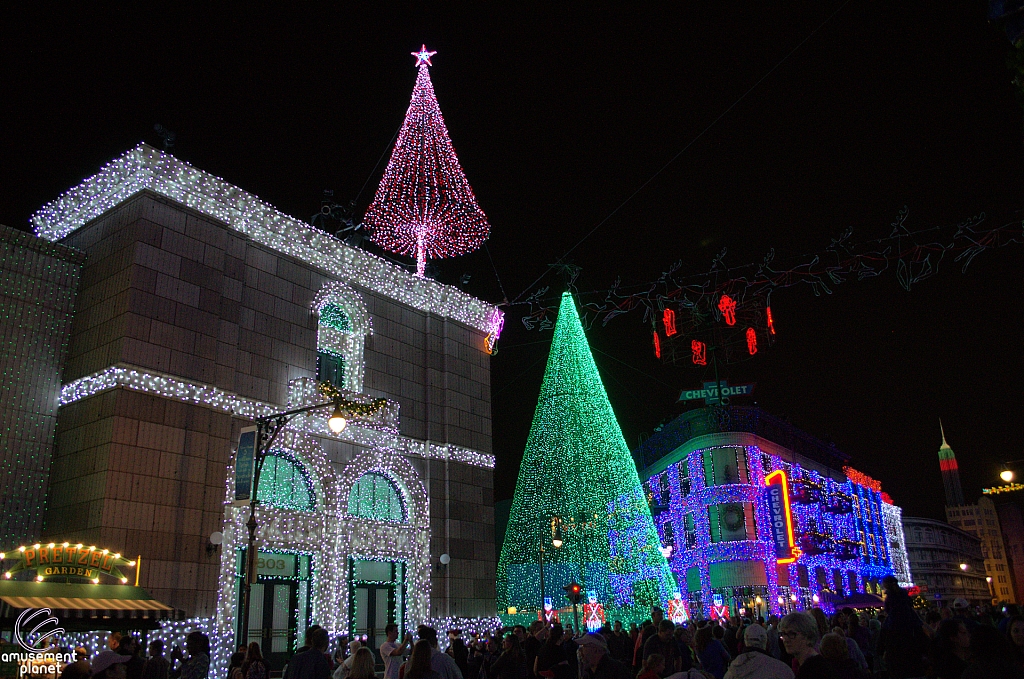 Osborne Family Spectacle of Dancing Lights