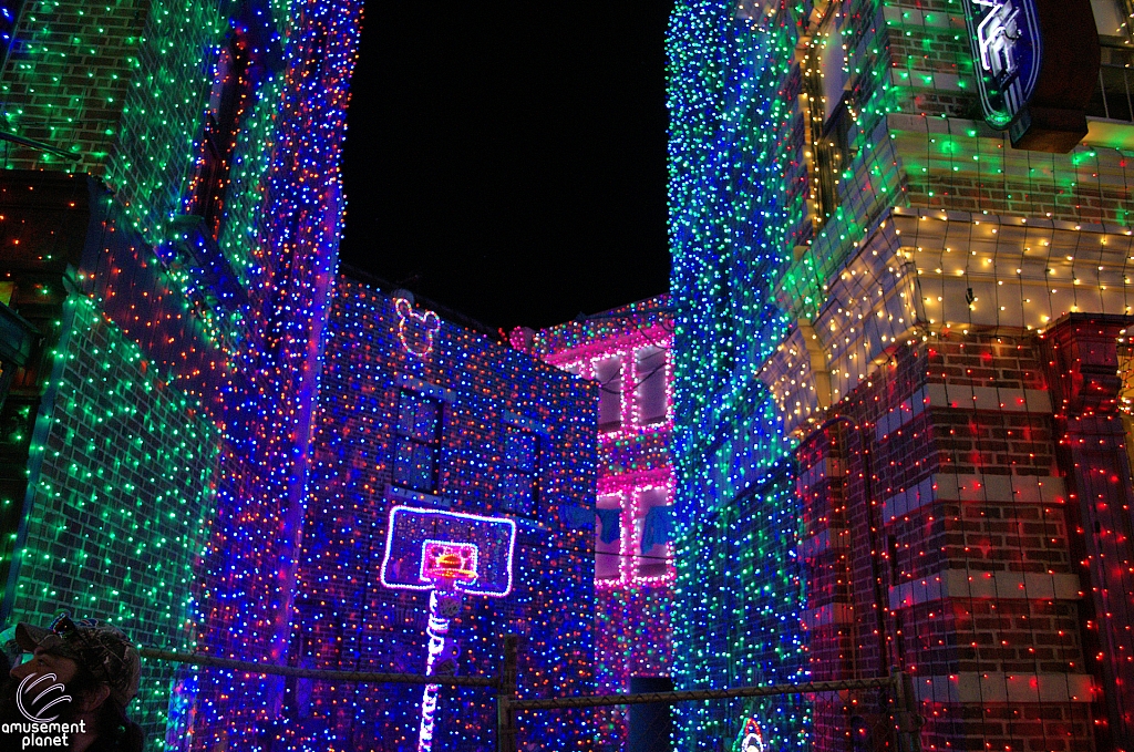 Osborne Family Spectacle of Dancing Lights