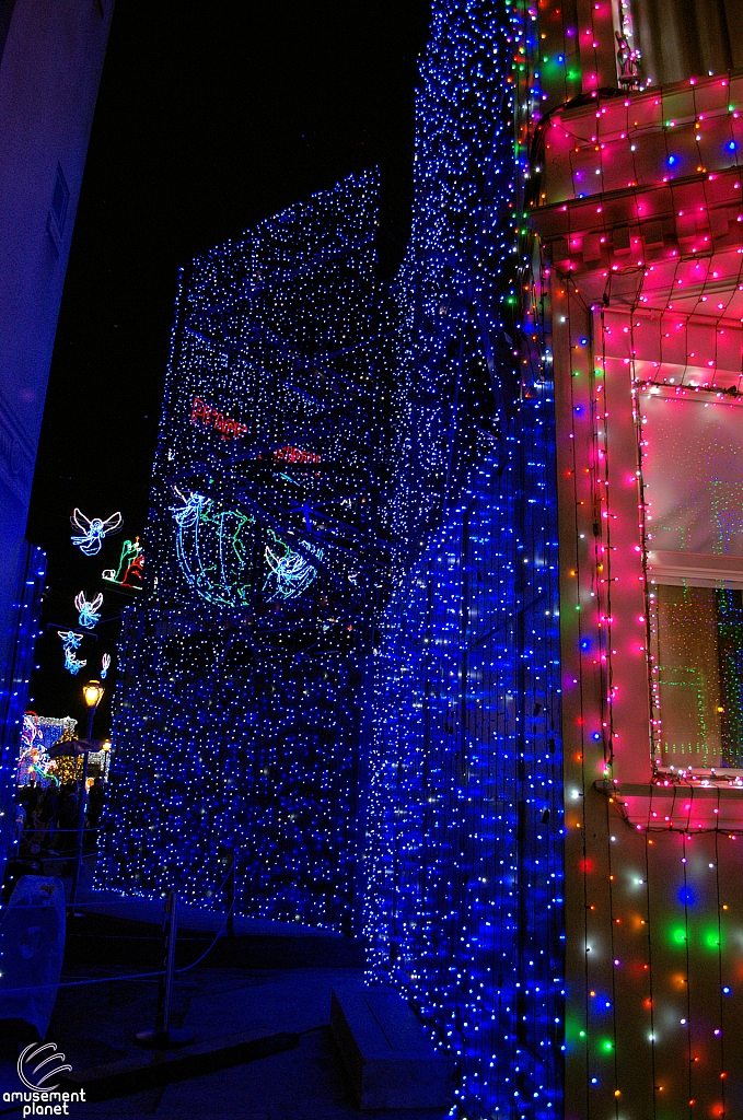 Osborne Family Spectacle of Dancing Lights