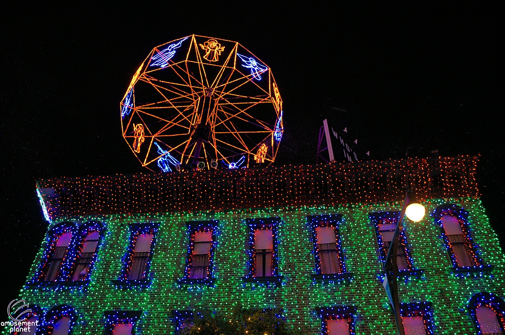 Osborne Family Spectacle of Dancing Lights