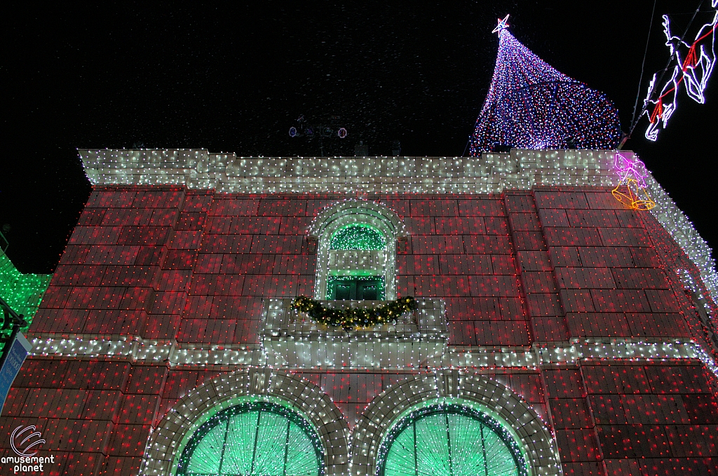 Osborne Family Spectacle of Dancing Lights