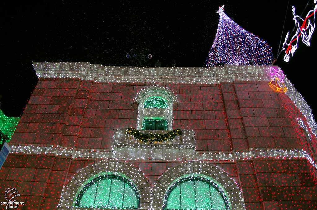 Osborne Family Spectacle of Dancing Lights