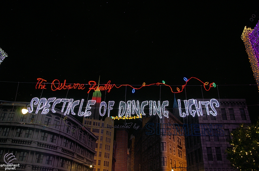 Osborne Family Spectacle of Dancing Lights