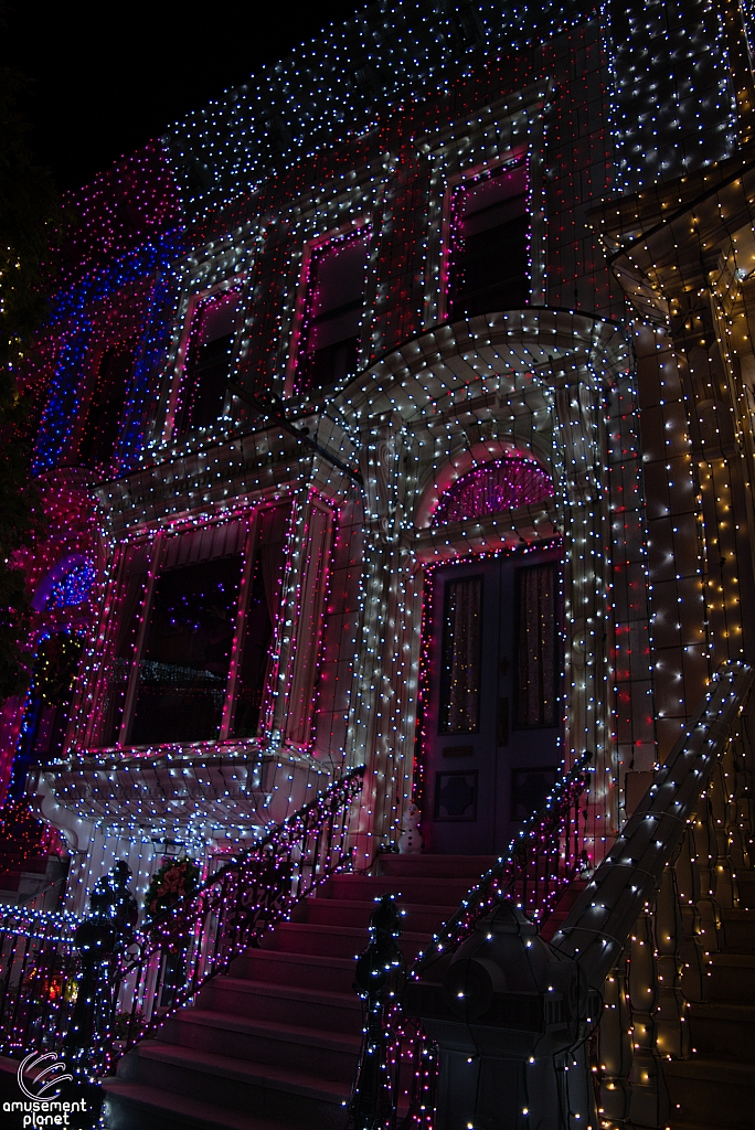 Osborne Family Spectacle of Dancing Lights