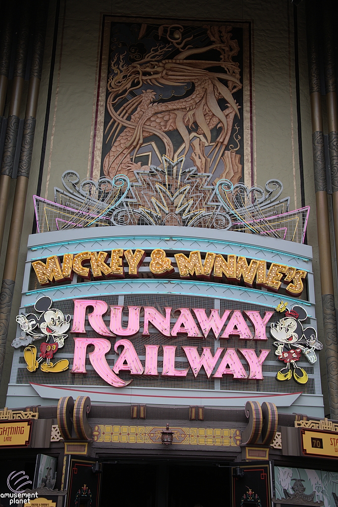 Mickey & Minnie's Runaway Railway