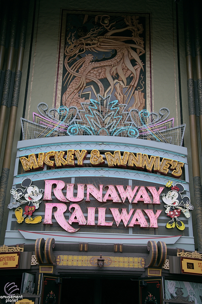 Mickey & Minnie's Runaway Railway