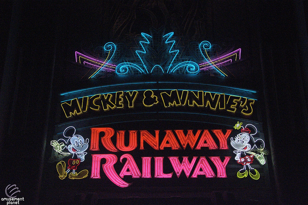 Mickey & Minnie's Runaway Railway