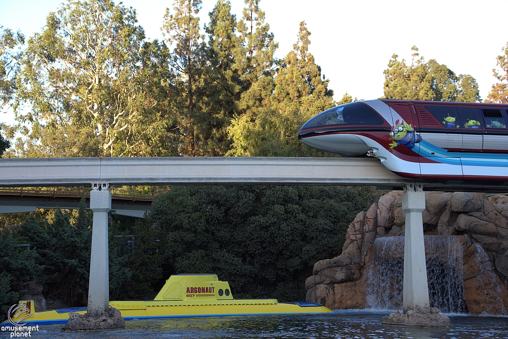 Disneyland Monorail