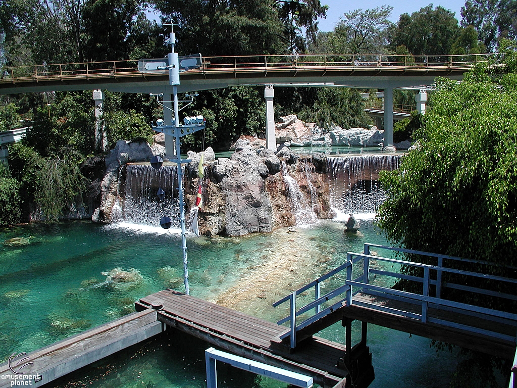 Finding Nemo Submarine Voyage