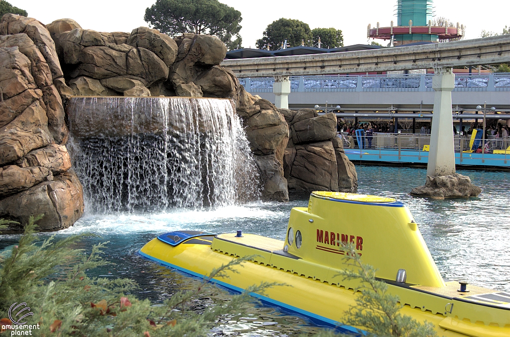 Finding Nemo Submarine Voyage