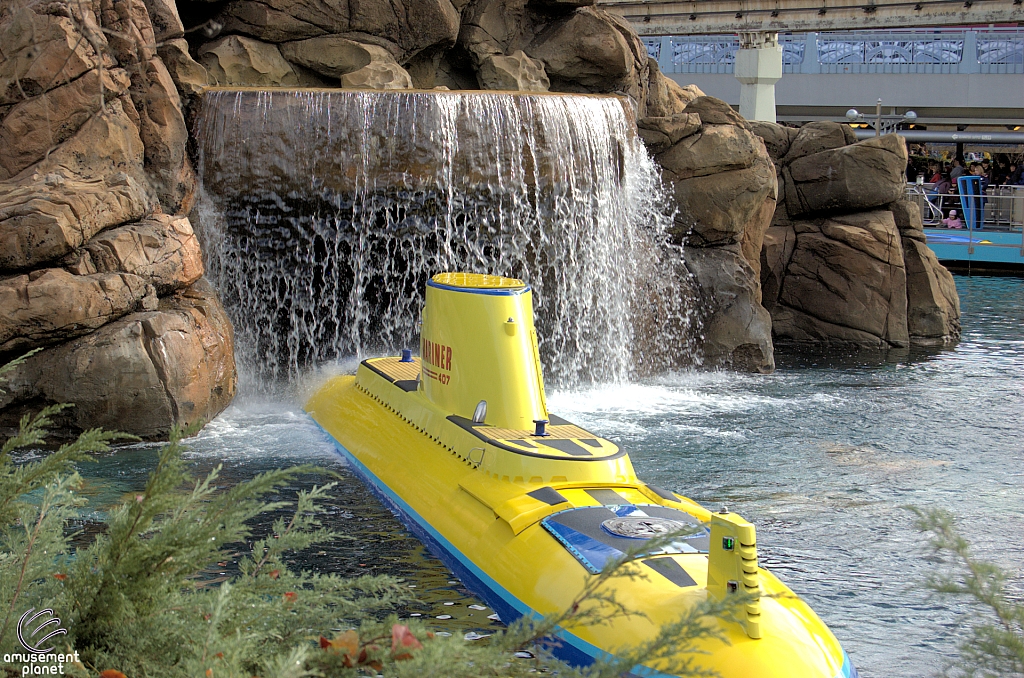 Finding Nemo Submarine Voyage