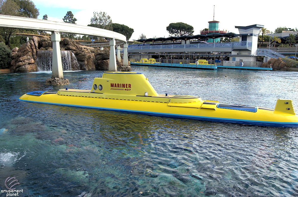 Finding Nemo Submarine Voyage