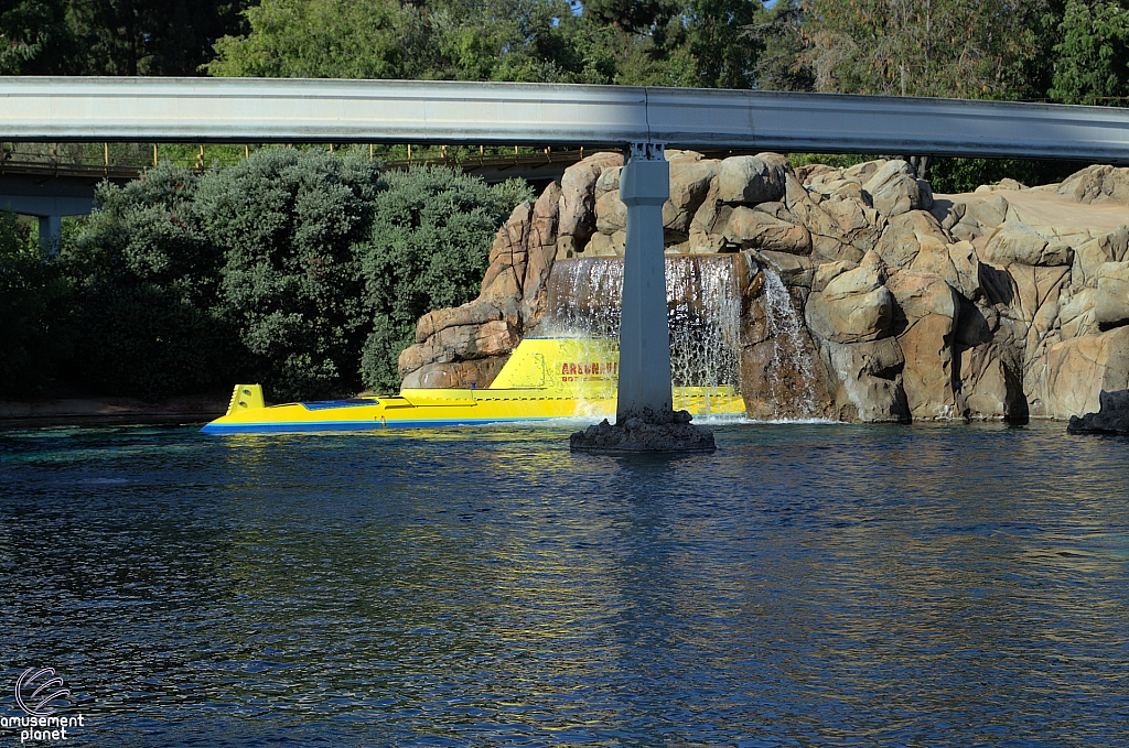 Finding Nemo Submarine Voyage