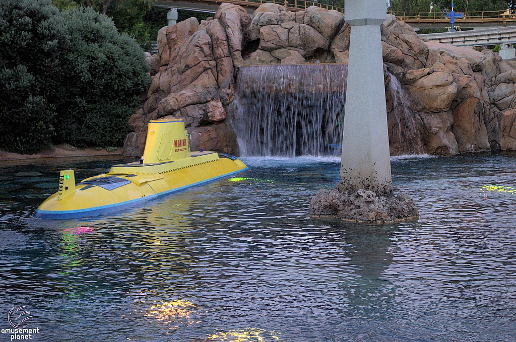 Finding Nemo Submarine Voyage