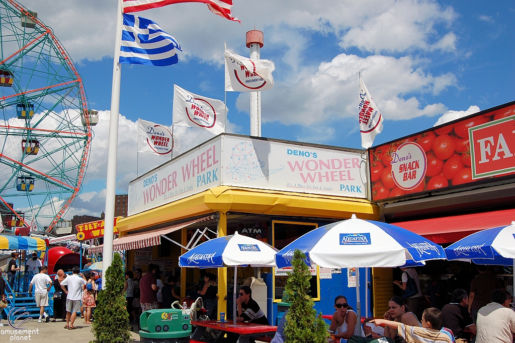 Deno's Wonder Wheel Amusement Park