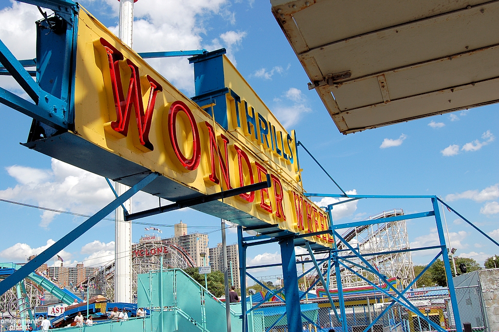 Deno's Wonder Wheel Amusement Park