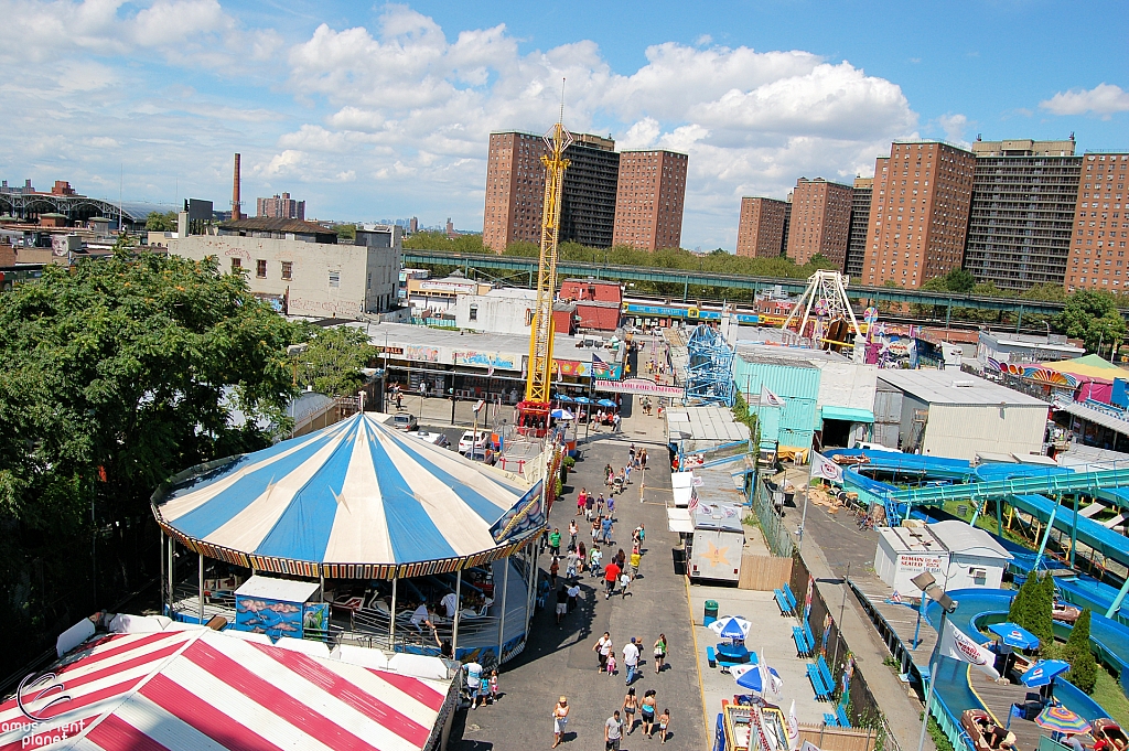 Deno's Wonder Wheel Amusement Park