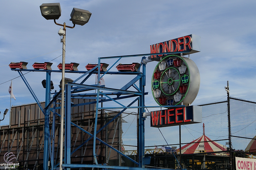 Deno's Wonder Wheel Amusement Park