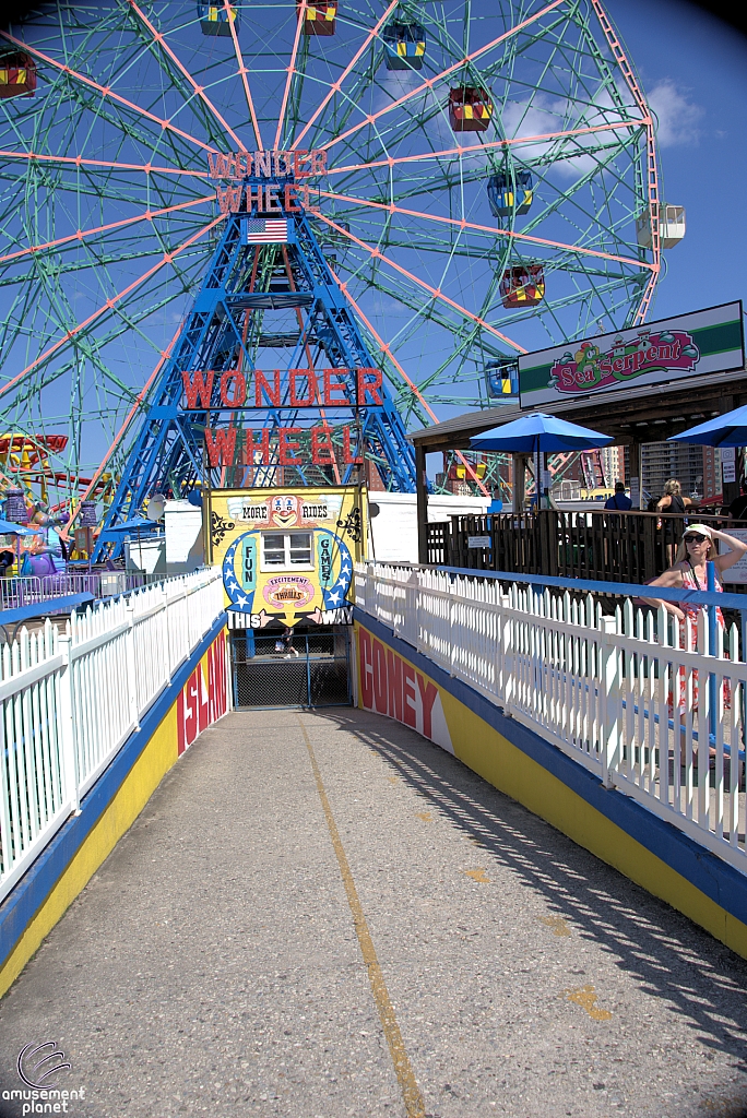 Deno's Wonder Wheel Amusement Park