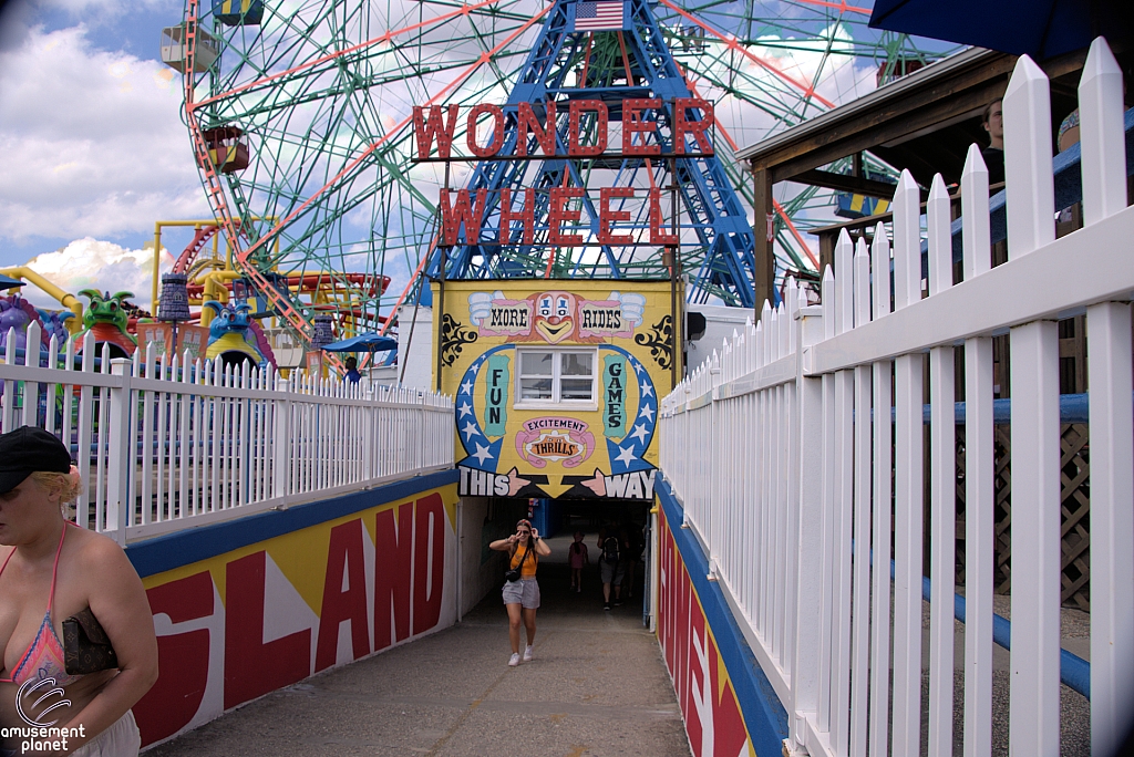 Deno's Wonder Wheel Amusement Park