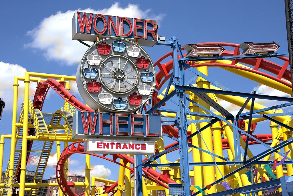 Deno's Wonder Wheel Amusement Park