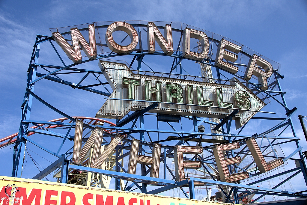 Deno's Wonder Wheel Amusement Park