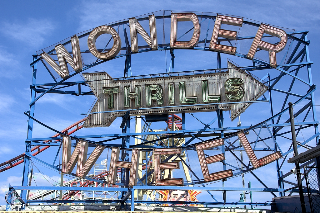 Deno's Wonder Wheel Amusement Park