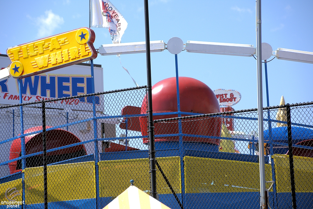 Tilt a Whirl