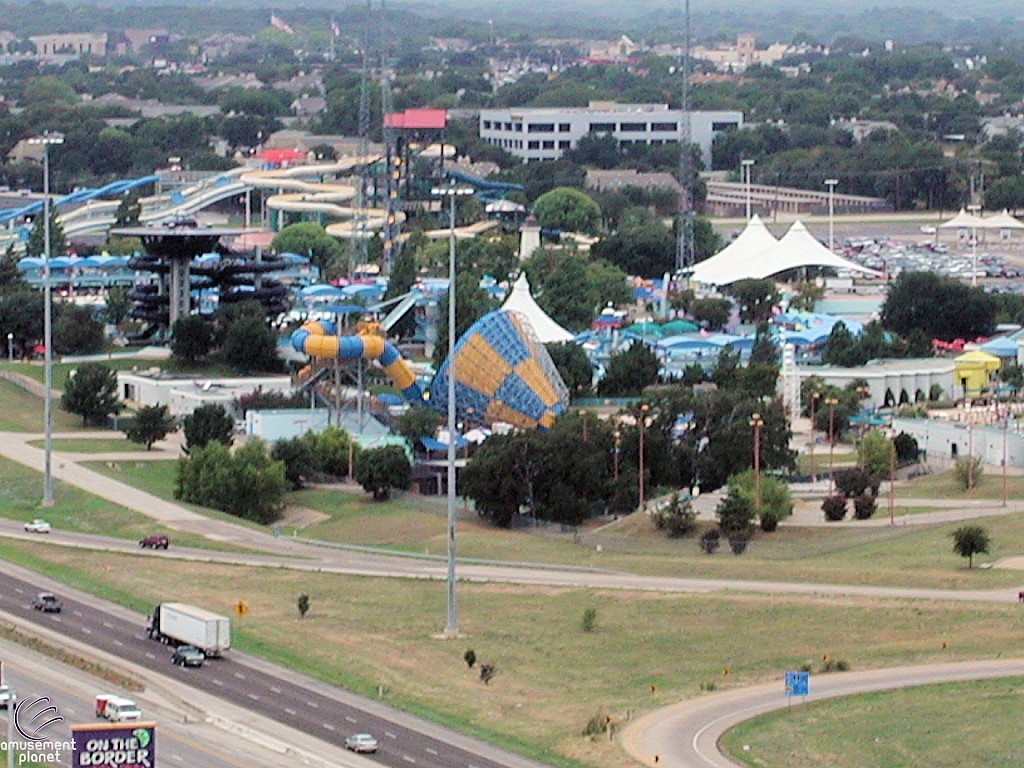 Six Flags Hurricane Harbor - Arlington