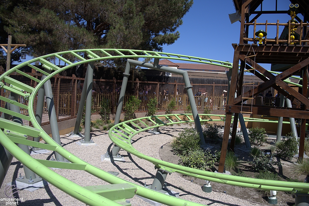 Snoopy’s Tenderpaw Twister Coaster
