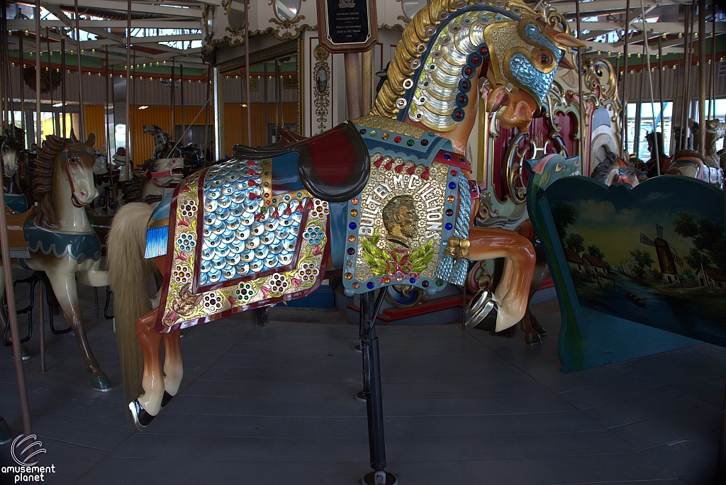 B&B Carousell