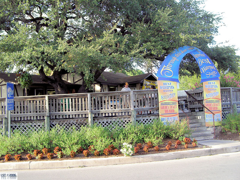 Schlitterbahn West