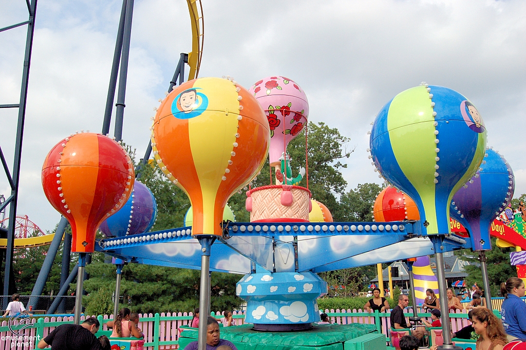 Daffy Duck's Hot Air Balloons