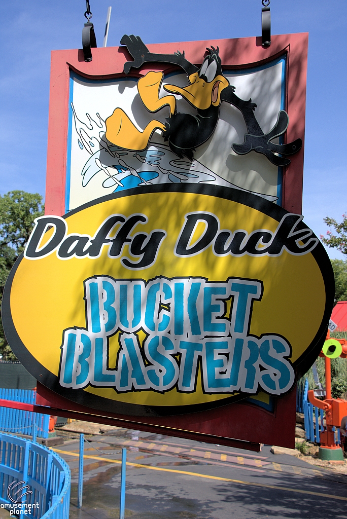 Daffy Duck Bucket Blasters