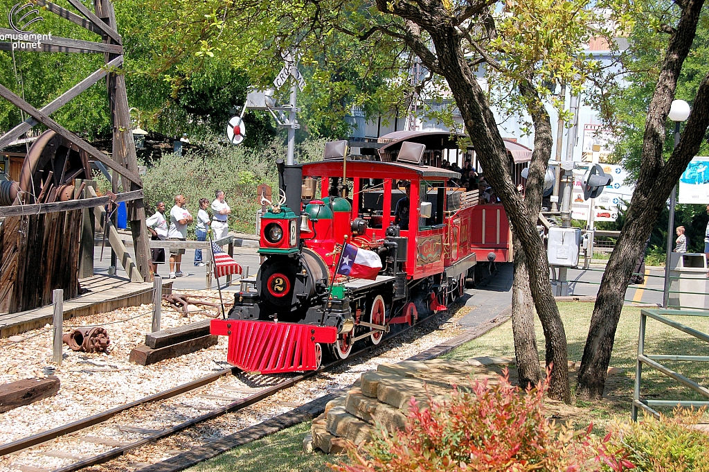 Six Flags & Texas Railroad