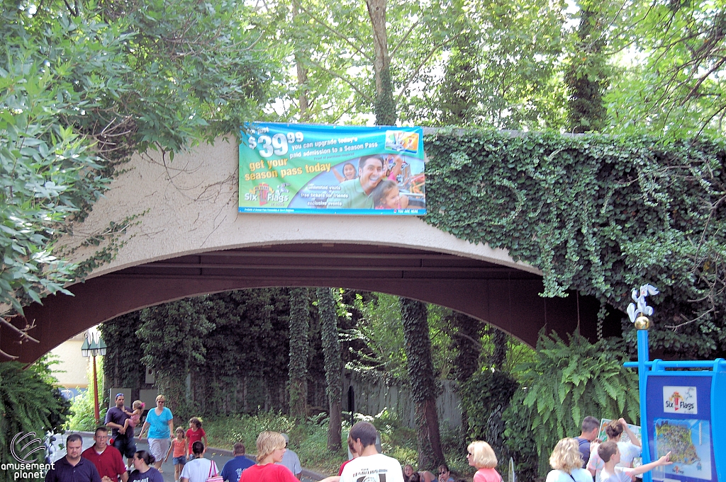 Six Flags St. Louis