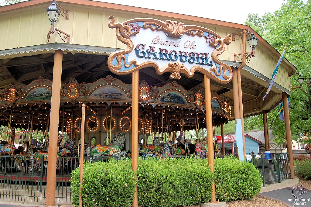 Grand Ole Carousel