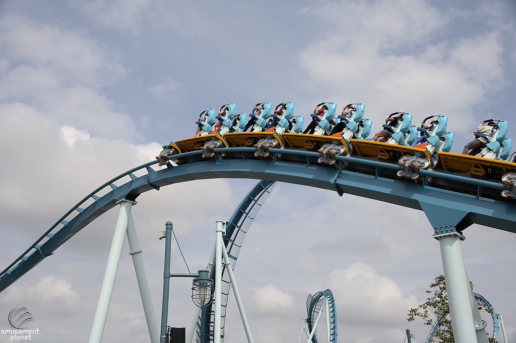 Pipeline: The Surf Coaster