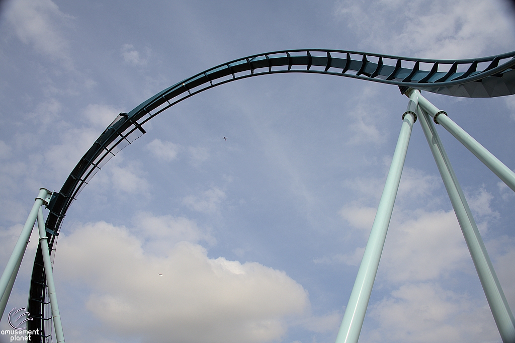 Pipeline: The Surf Coaster