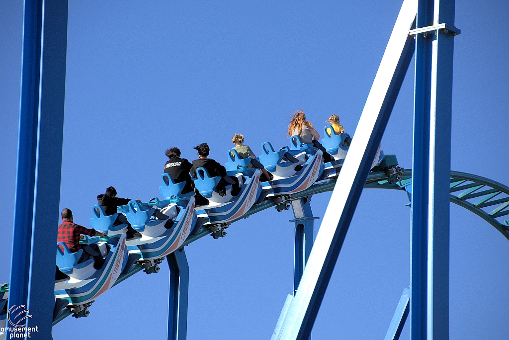 Wave Breaker: The Rescue Coaster