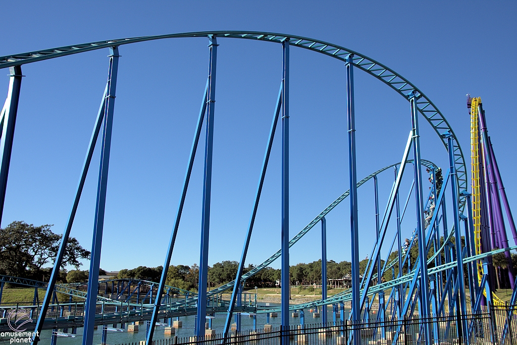 Wave Breaker: The Rescue Coaster