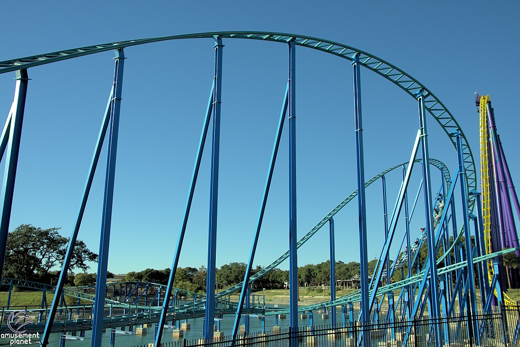 Wave Breaker: The Rescue Coaster