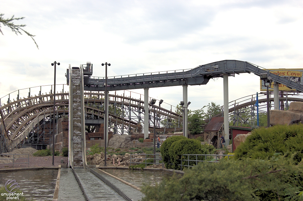 Timber Wolf Howling Log Flume
