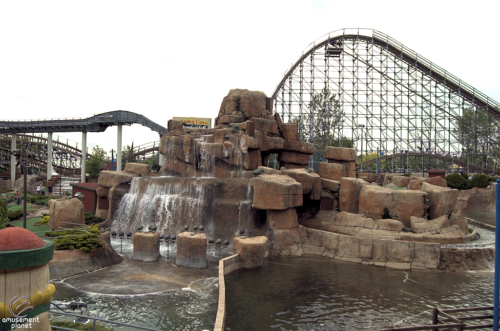 Timber Wolf Howling Log Flume
