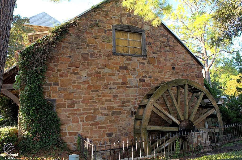 Old Mill Inn