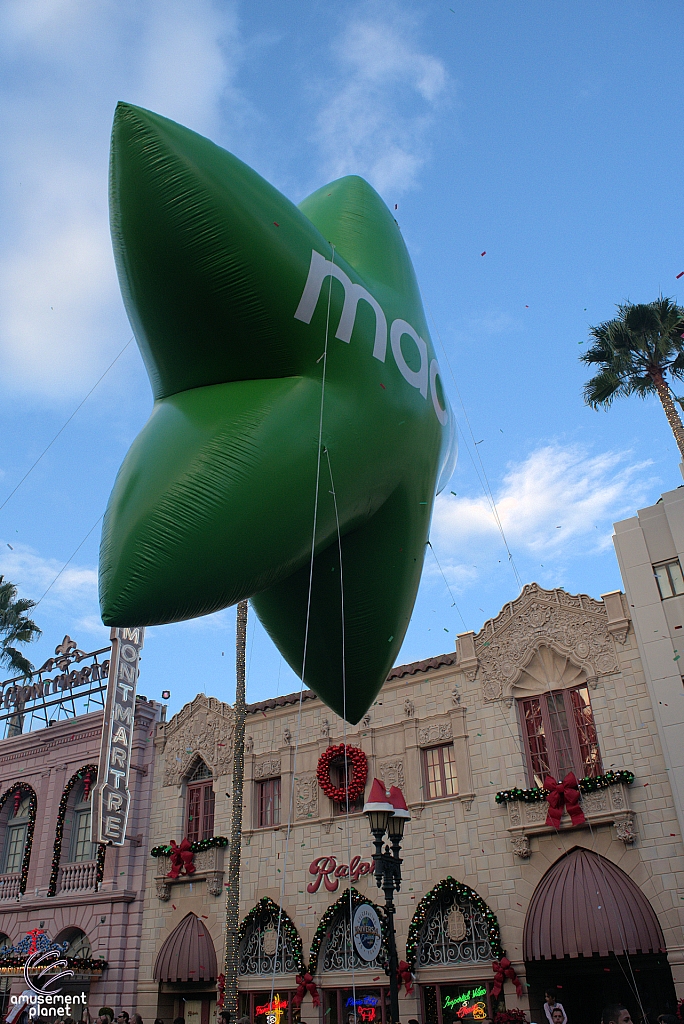 Macy's Holiday Parade 2015