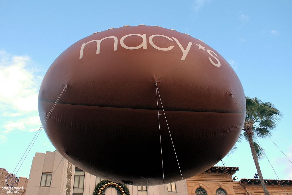 Macy's Holiday Parade 2015