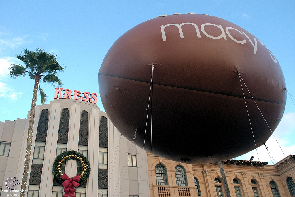 Macy's Holiday Parade 2015